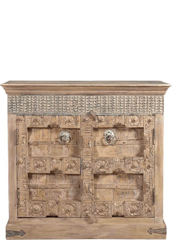 Oude kast uit India 4284 in beige van Koreman Exclusive Carpets.
