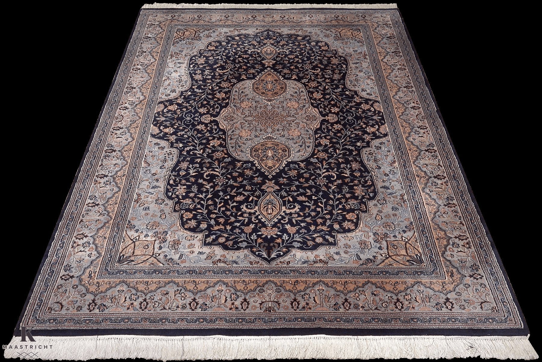 Sarouck Iran vloerkleed in blauw van Koreman Exclusive Carpets, handgeknoopt uit wol.