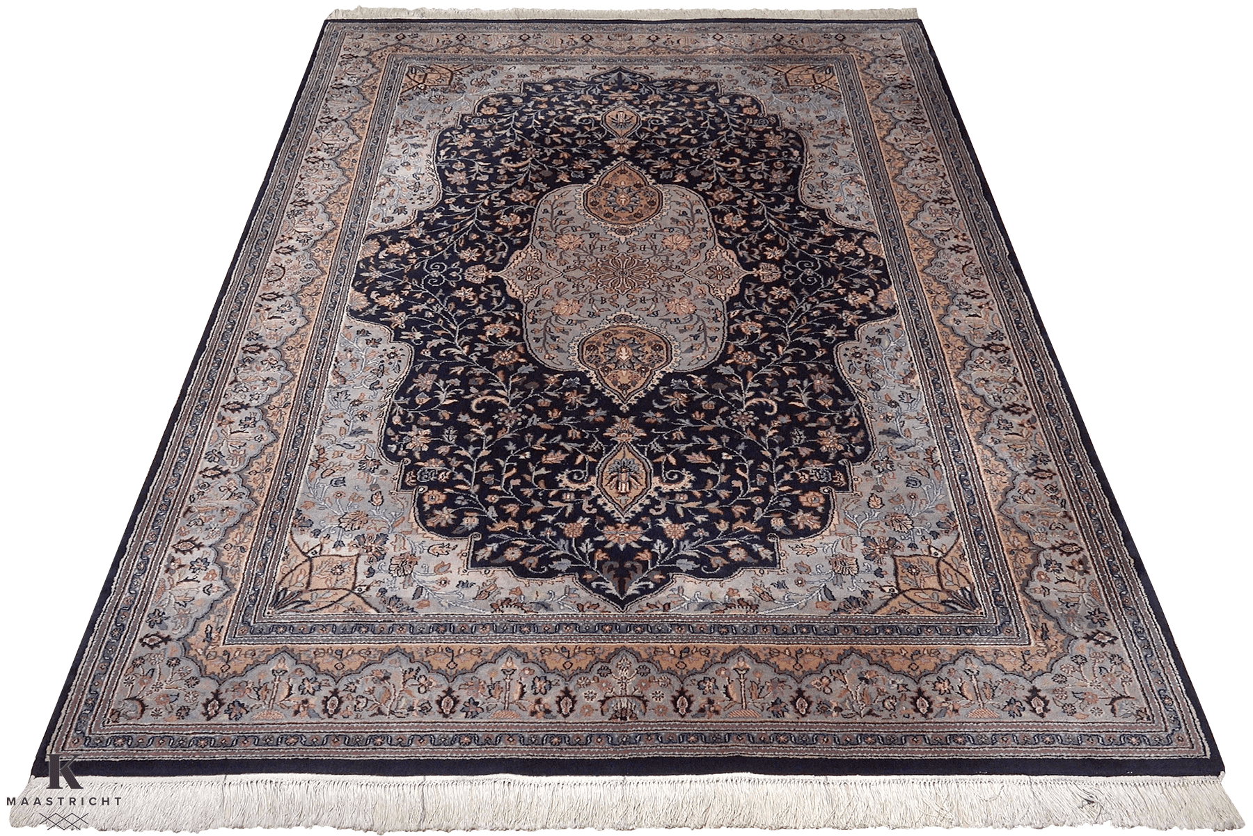 Sarouck Iran vloerkleed in blauw van Koreman Exclusive Carpets, handgeknoopt uit wol.