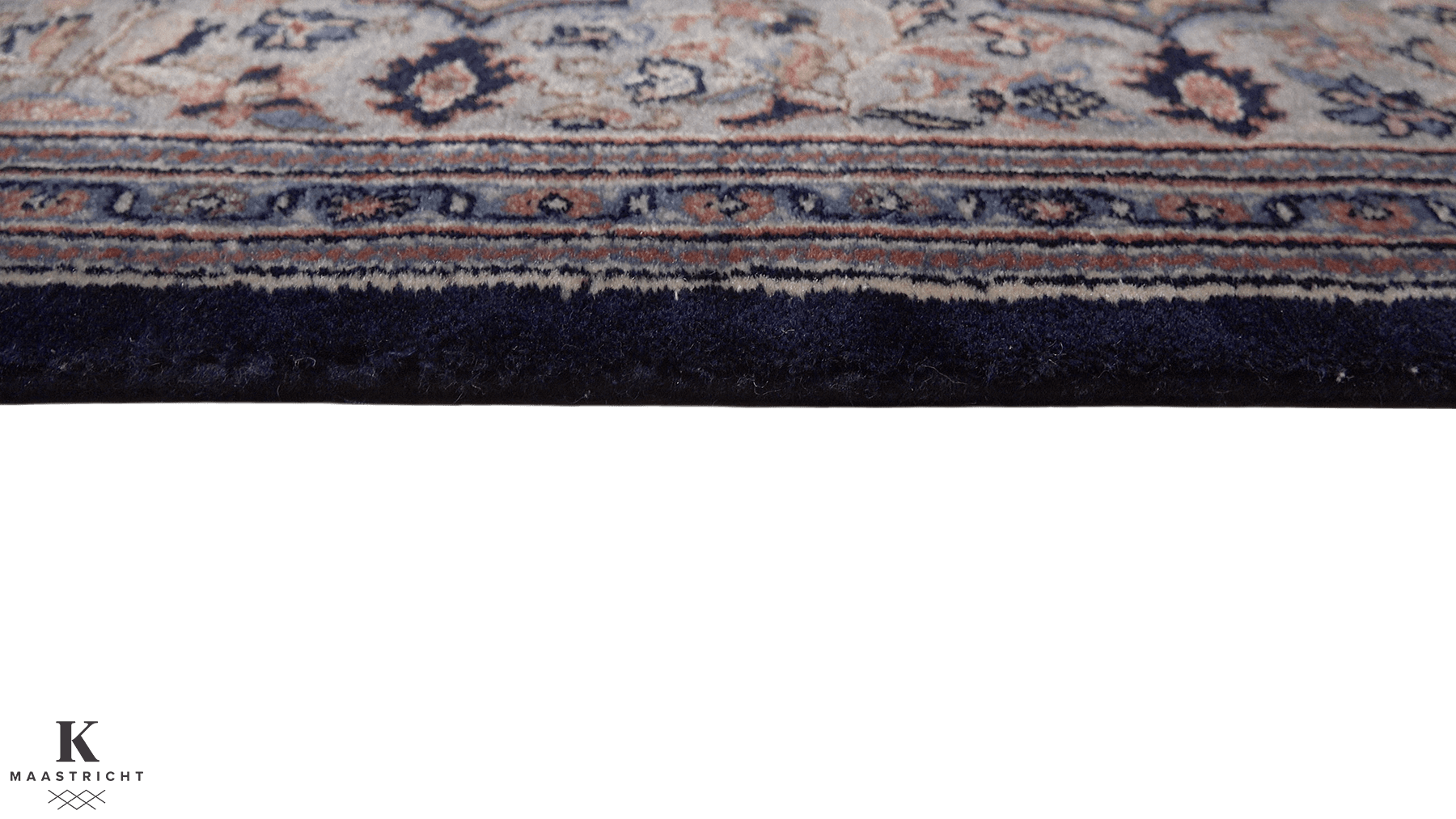 Sarouck Iran vloerkleed in blauw van Koreman Exclusive Carpets, handgeknoopt uit wol.