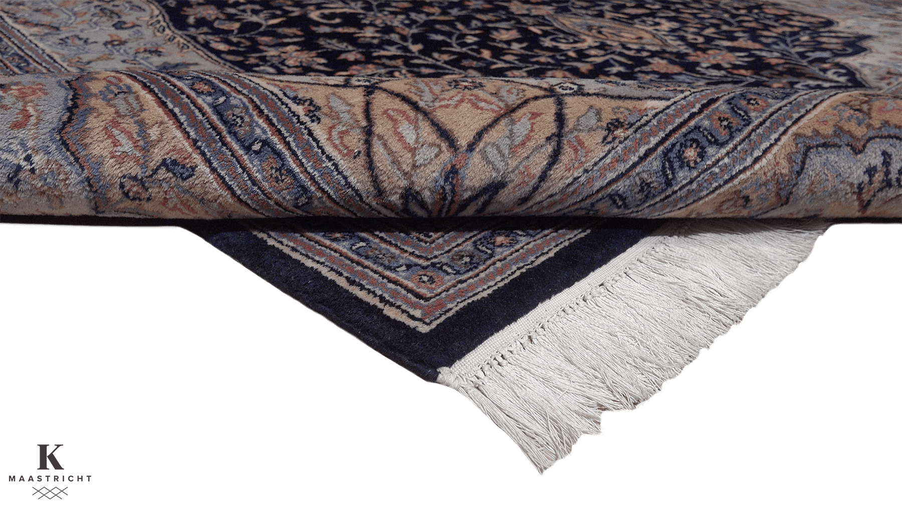 Sarouck Iran vloerkleed in blauw van Koreman Exclusive Carpets, handgeknoopt uit wol.