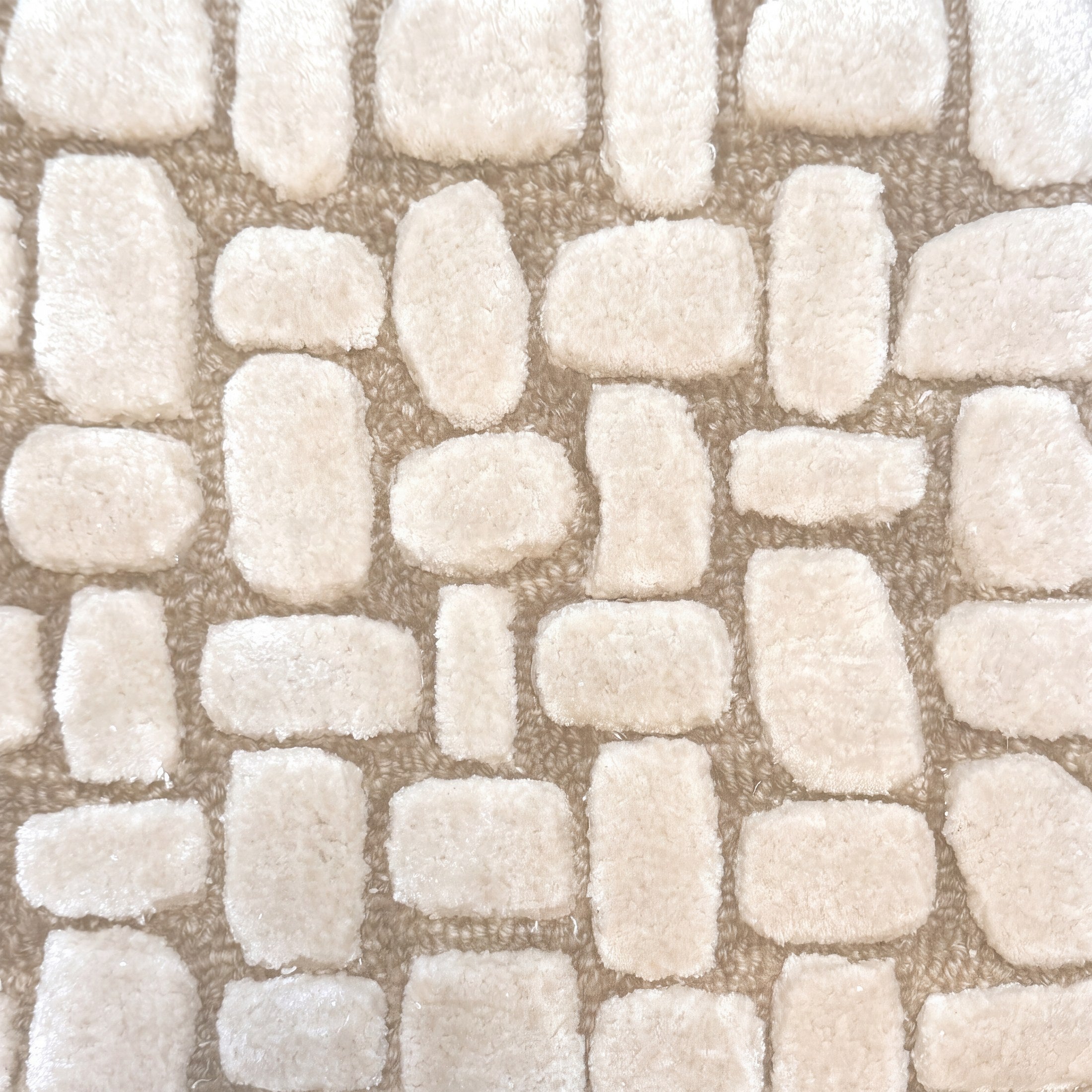 SAVO Design vloerkleed van Koreman Exclusive Carpets, handgetuft uit wol en tencel.