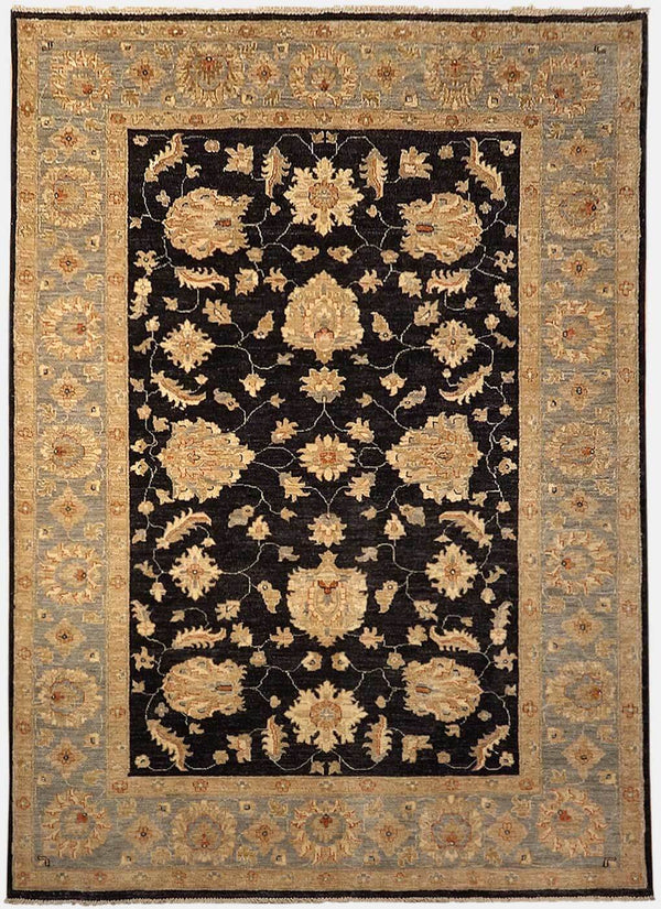 Ghaznavi Farahan Black Oasis 02976 vloerkleed in zwart-beige van Koreman Exclusive Carpets, handgeknoopt uit wol.