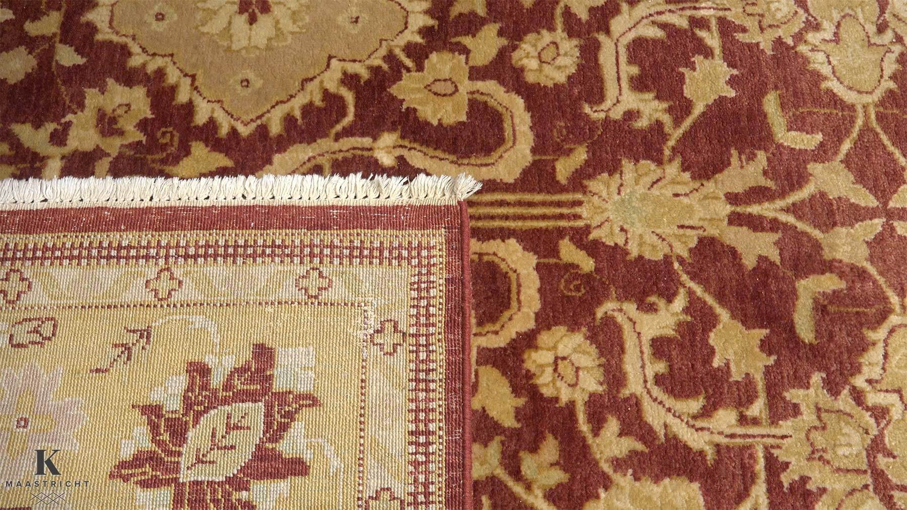 Ghaznavi Farahan vloerkleed in rood van Koreman Exclusive Carpets, handgeknoopt uit wol.