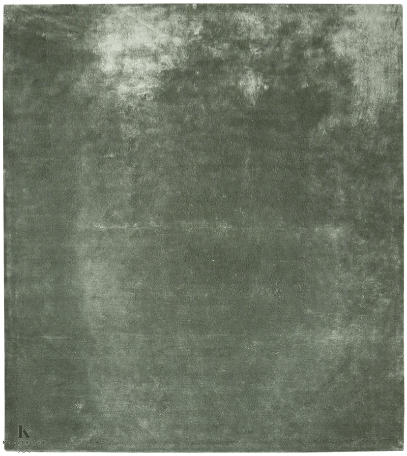 Handtufted Plain design tapijt 4910 in groen van Koreman Exclusive Carpets.