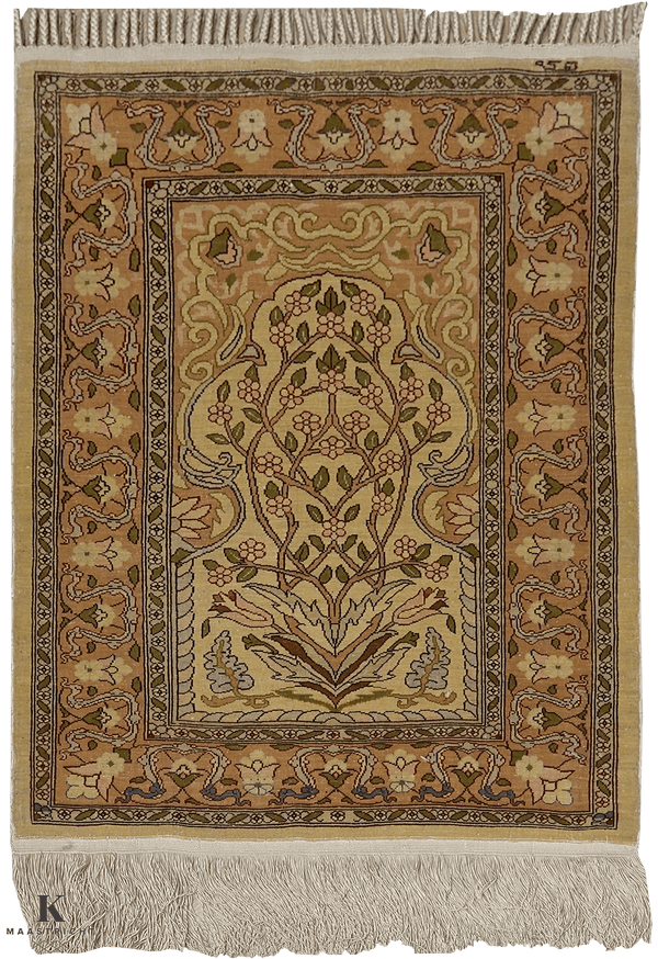 Hereke Natuurzijde tapijt 4840 in geel-beige van Koreman Exclusive Carpets, handgeknoopt uit zijde.