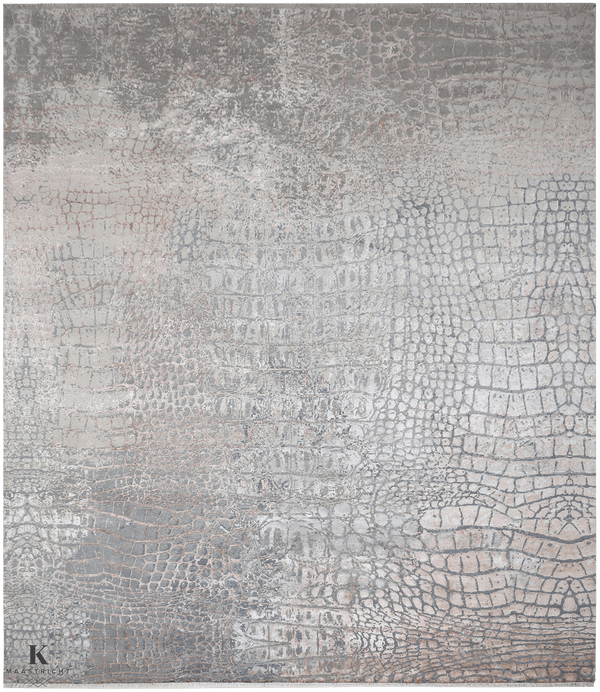 Loricata Design grey/ lux tapijt 4933 in grijs van Koreman Exclusive Carpets, handgeknoopt uit wol en zijde.