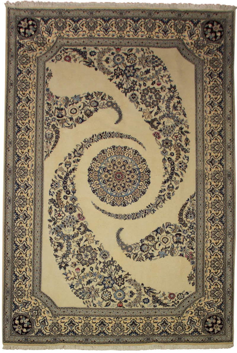 Nain Twist of Flowers vloerkleed in beige van Koreman Exclusive Carpets, handgeknoopt uit wol.