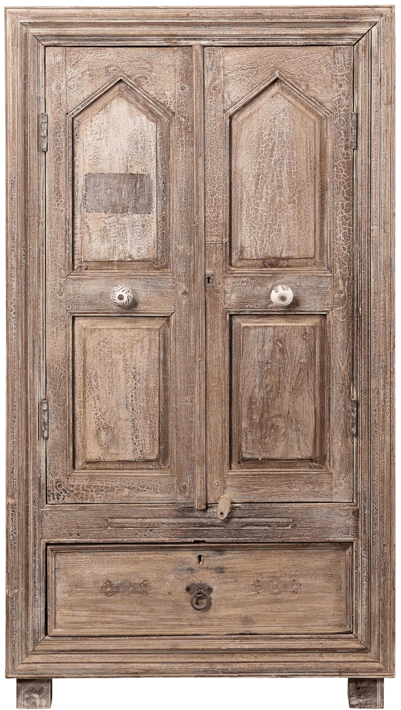 Oude Almirah kast uit India 03763 in bruin-beige van Koreman Exclusive Carpets.
