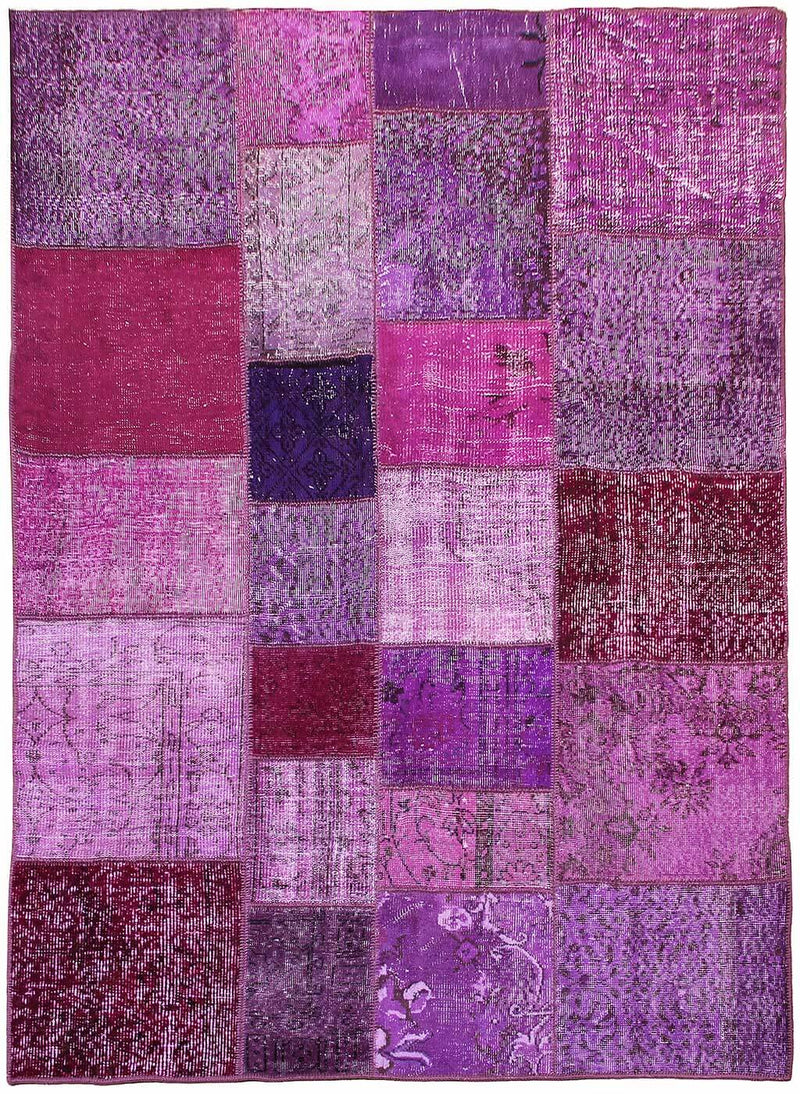 Patchwork Purple Cubes 02102 vloerkleed in paars van Koreman Exclusive Carpets, handgeknoopt uit wol.