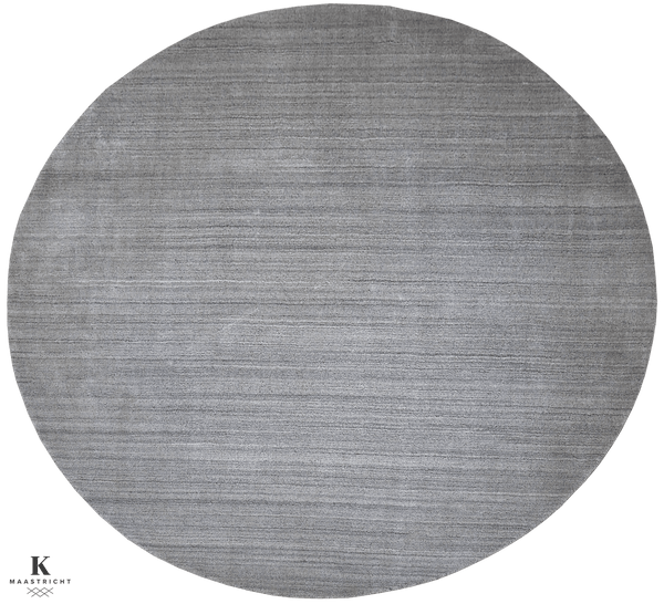 S-Texture design 4844 vloerkleed in grijs-wit van Koreman Exclusive Carpets, gemaakt van wol en viscose.