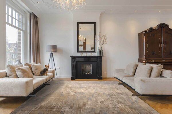 classic-design-tapijt-moderne-exclusieve-luxe-design-tapijten-zijde-grijs-creme-beige-taupe-antraciet-300x250-koreman-maastricht-03444-interieur-2.jpg