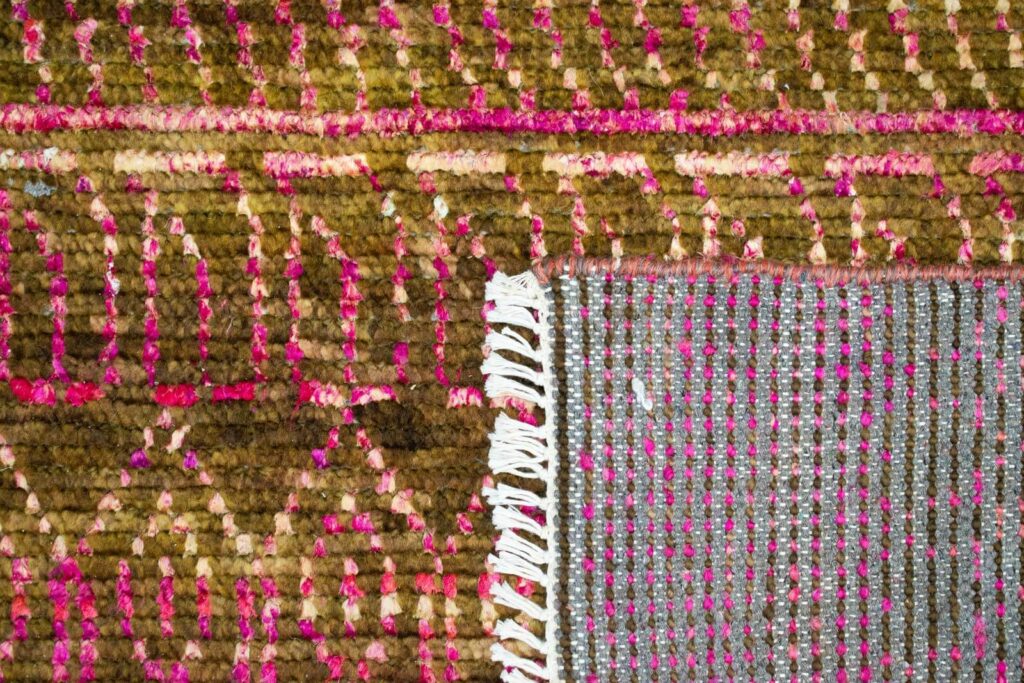 sari-silk-tribal-brown-tapijt-moderne-tapijten-handgeknoopte-design-exclusieve-luxe-vloerkleden-koreman-maastricht