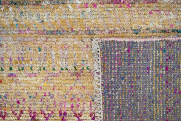 sari-silk-tribal-pink-tapijt-moderne-tapijten-handgeknoopte-design-exclusieve-luxe-vloerkleden-koreman-maastricht
