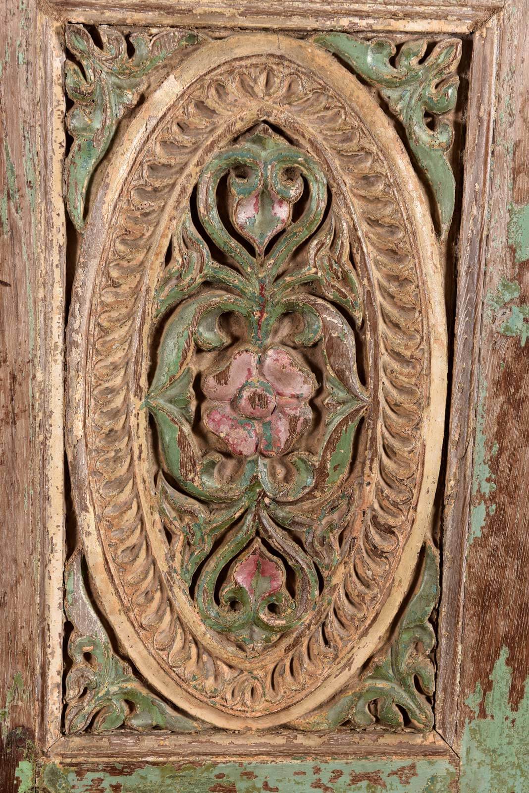 oude-almirah-kast-uit-india-oosterse-meubelen-indiase-meubels-vintage-koreman-exclusive-carpets-maastricht