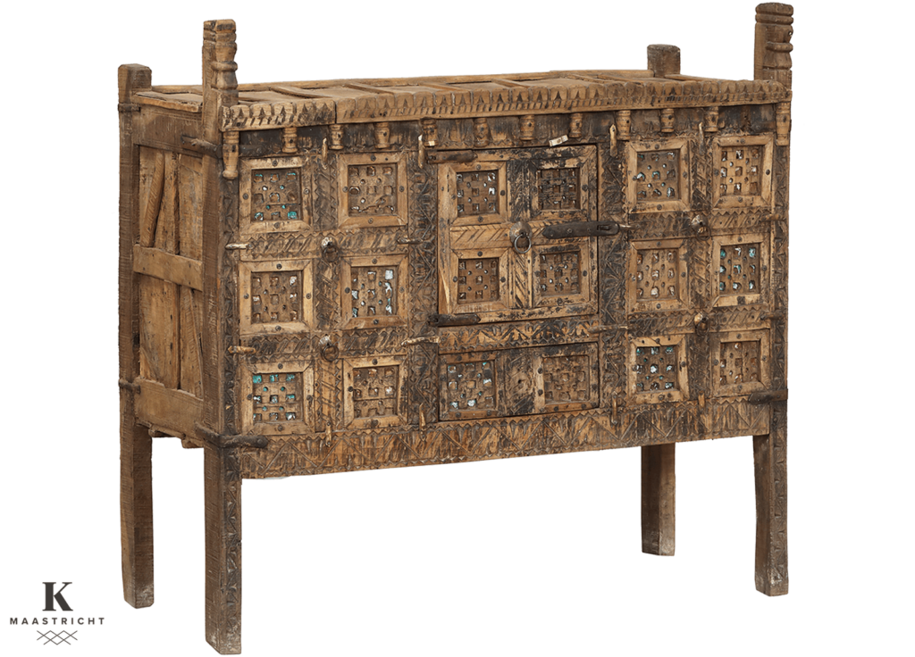 oude-damchiya-kast-uit-india-oosterse-meubelen-indiase-meubels-vintage-natural-koreman-exclusive-carpets-maastricht