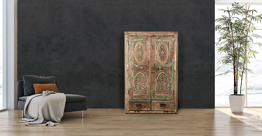 oude kast uit india met houtsnijwerk