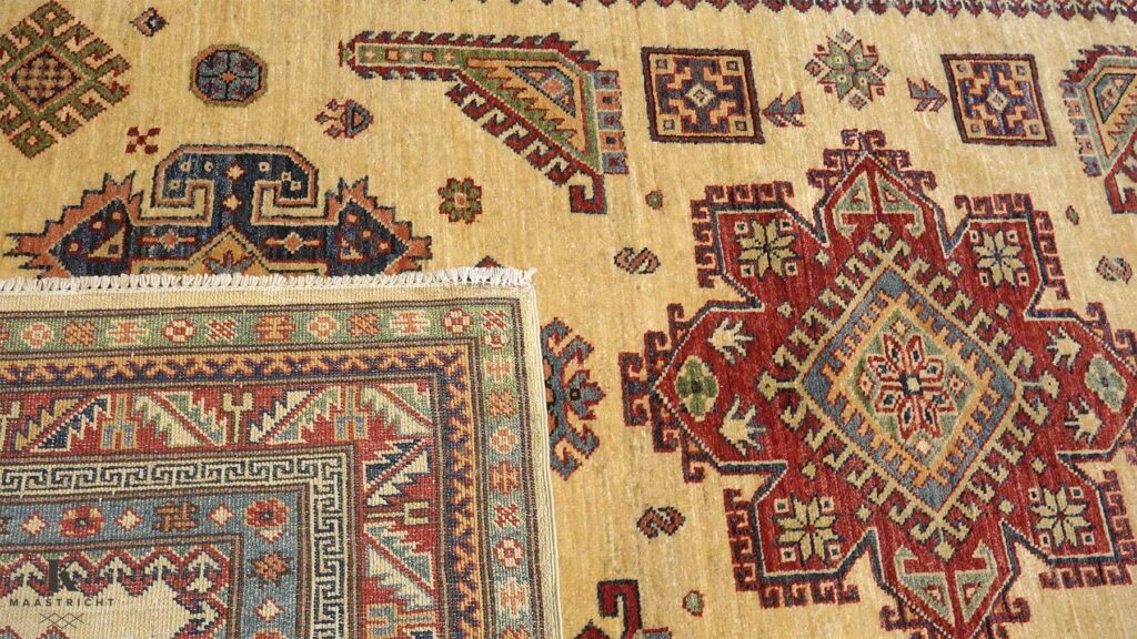 kazak-tapijt-oosterse-tapijten-luxe-exclusieve-vloerkleden-koreman-exclusive-carpets-maastricht