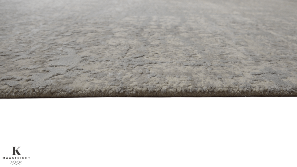 loricata-grey-design-tapijt-luxe-moderne-exclusieve-design-tapijten-luxe-vloerkleden-zijde-haute-couture-koreman-exclusive-carpets-maastricht