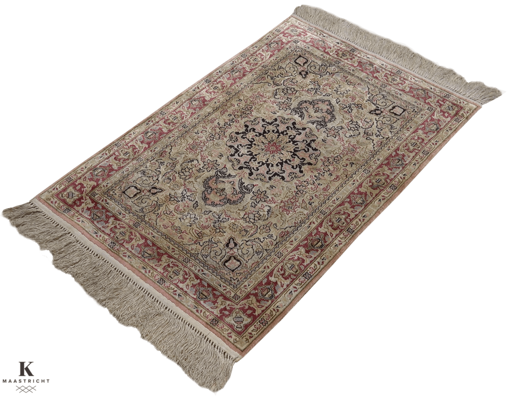 hereke-natuurzijde-tapijt-perzische-oosterse-tapijten-koreman-exclusive-carpets-maastricht
