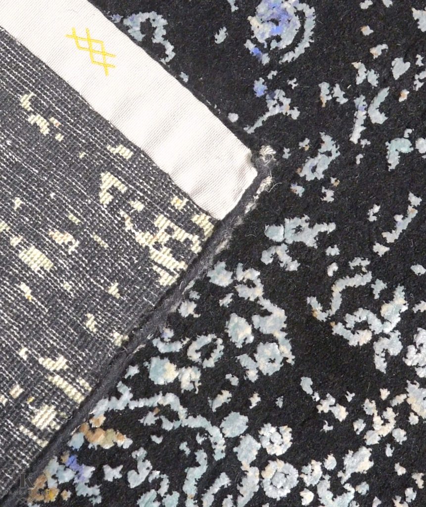 imperial-midnight-design-tapijt-luxe-moderne-exclusieve-design-tapijten-luxe-vloerkleden-zijde-haute-couture-koreman-exclusive-carpets-maastricht